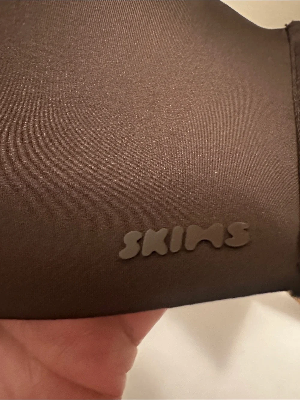 Skims Body Wireless Strapless Bra